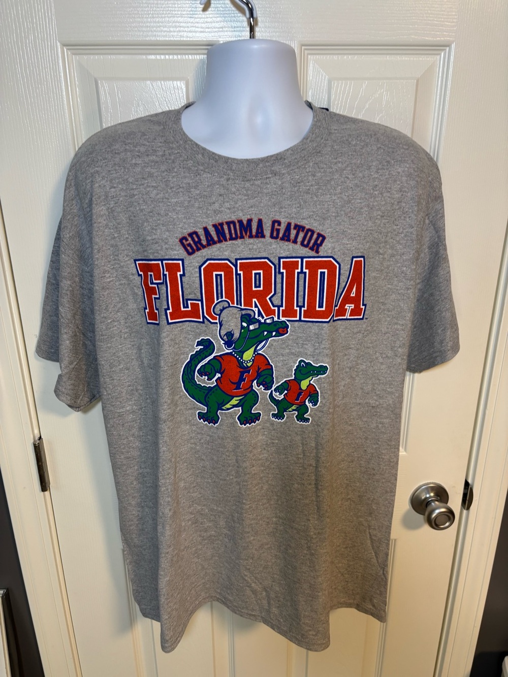 Champion Florida Gators Grandma Gator Tee with size XL NWT